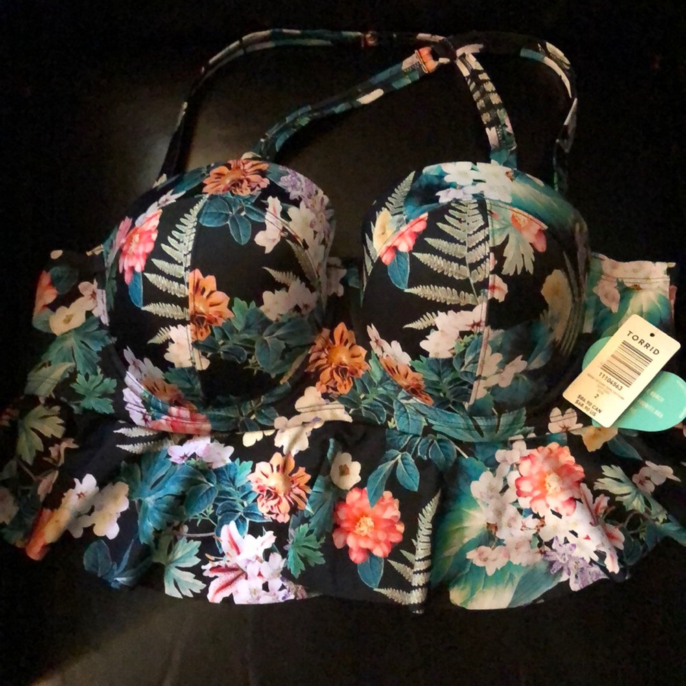 Torrid bathing suit top, size 2